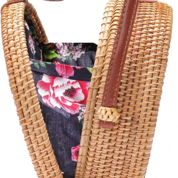 Round Wicker Rattan Shoulder Bag - Picture 3 of 5